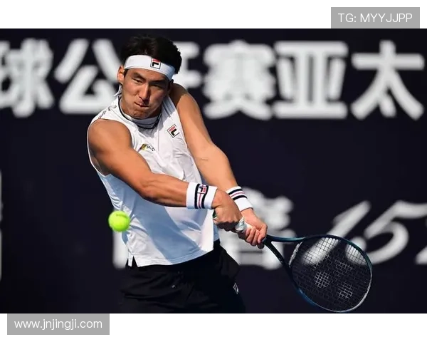 网球赛事激战正酣 新星崭露头角挑战世界排名前十高手 网球赛事激战正酣 新星崭露头角挑战世界排名前十高手