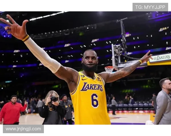 詹姆斯成为NBA历史得分王五年后又迎来新纪录，勇士篮网争冠形势再度激烈