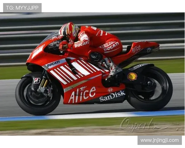 MotoGP赛季精彩回顾 新星崛起与老将较量成焦点