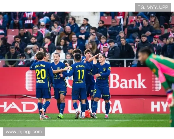 赫罗纳足球俱乐部最新动态：新签约球员加入球队备战下赛季